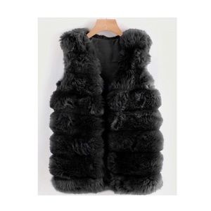 🖤SALE🖤 BLACK FAUX FUR VEST